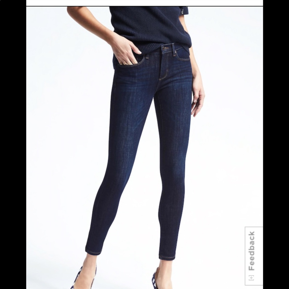 Banana Republic dark wash skinny jeans. Size 29 petite
